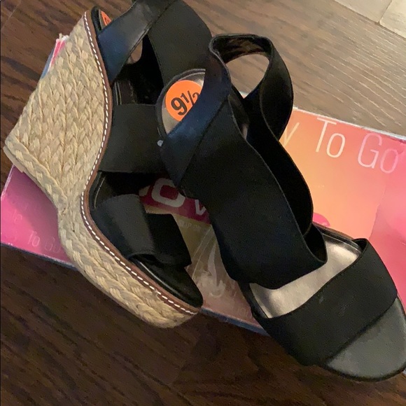 Sandals - Picture 2 of 3